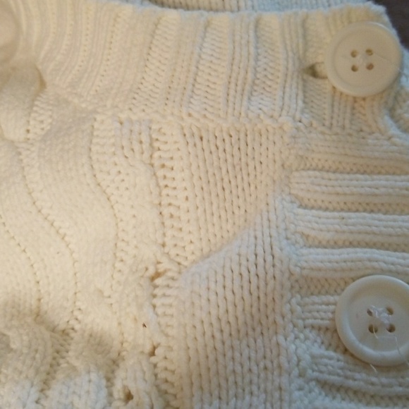 Ming basics Ivory cardigan. Size S. - Picture 7 of 8